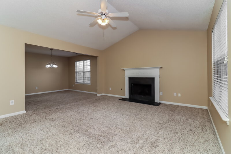 0/Mo, 3985 Vail Cir NW Acworth, GA 30101 Living Room View 2