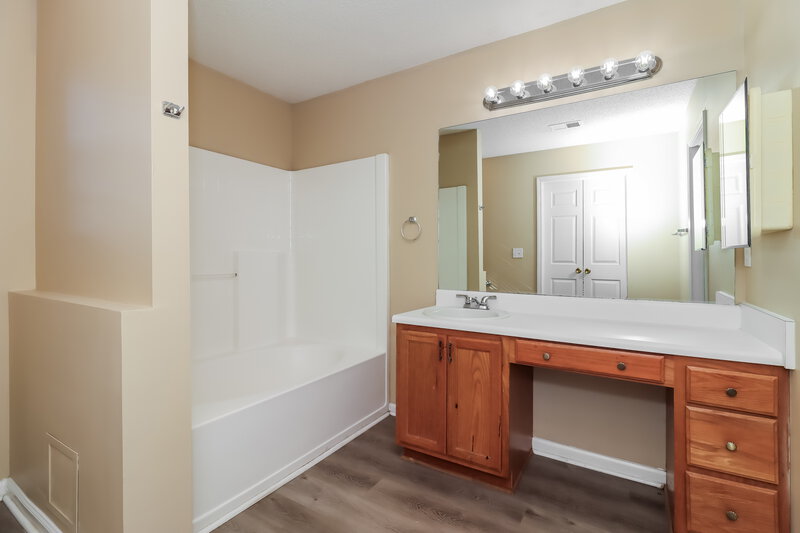 0/Mo, 3985 Vail Cir NW Acworth, GA 30101 Main Bathroom View