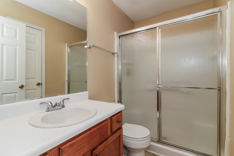 0/Mo, 3985 Vail Cir NW Acworth, GA 30101 Bathroom View