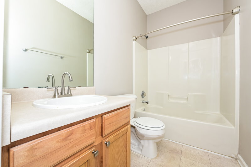 1,945/Mo, 105 Kayla Ct Griffin, GA 30223 Bathroom View
