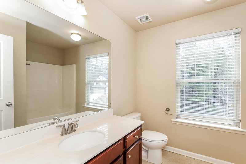 2,365/Mo, 6285 Allen Rd SW Mableton, GA 30126 Bathroom View