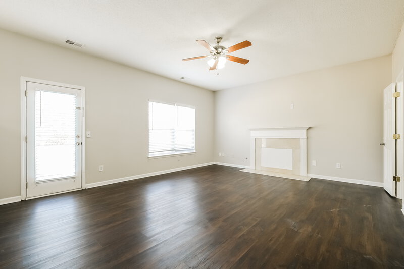 1,915/Mo, 4352 Arabian Way Snellville, GA 30039 Living Room View