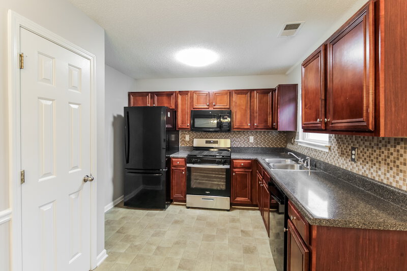 1,870/Mo, 4352 Arabian Way Snellville, GA 30039 Kitchen View