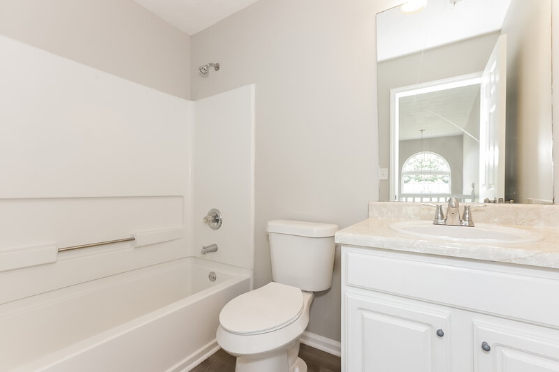 2,305/Mo, 848 Overlook Trl Monroe, GA 30655 Bathroom View 2