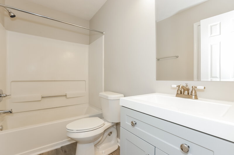 2,305/Mo, 848 Overlook Trl Monroe, GA 30655 Bathroom View 3