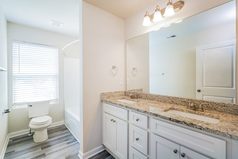 1,870/Mo, 444 Clematis Ct Temple, GA 30179 Bathroom View