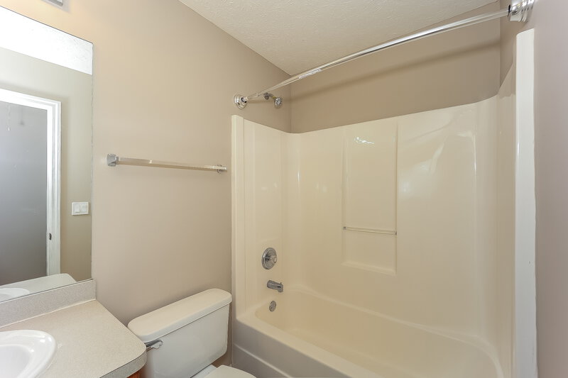 2,160/Mo, 55 Roxbury Ln Newnan, GA 30265 Bathroom View
