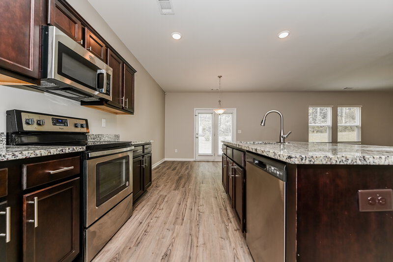 3,220/Mo, 1083 Coldwater Dr Griffin, GA 30224 Kitchen View 2