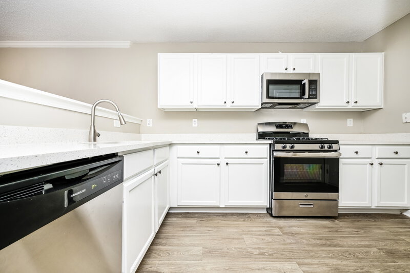 1,795/Mo, 675 Barshay Dr Covington, GA 30016 Kitchen View