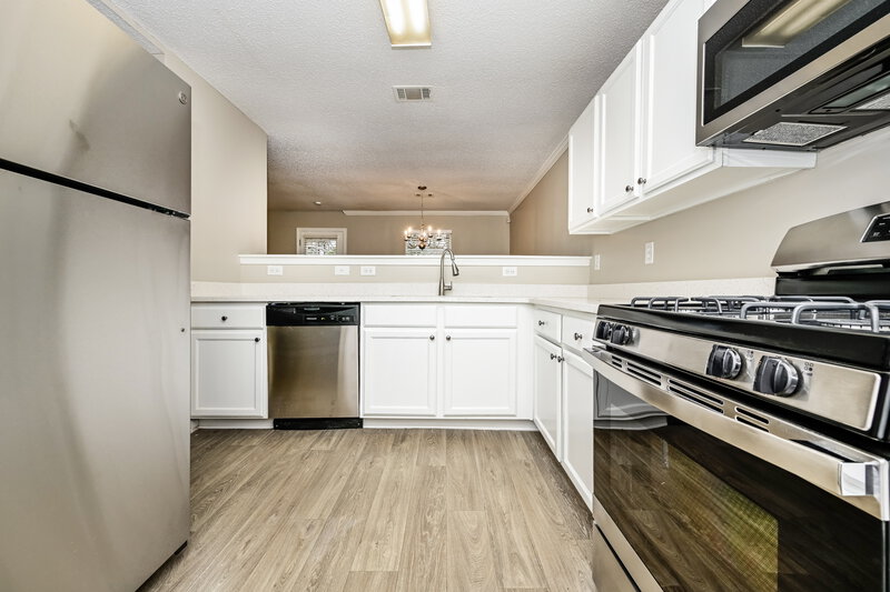 1,795/Mo, 675 Barshay Dr Covington, GA 30016 Kitchen View 2