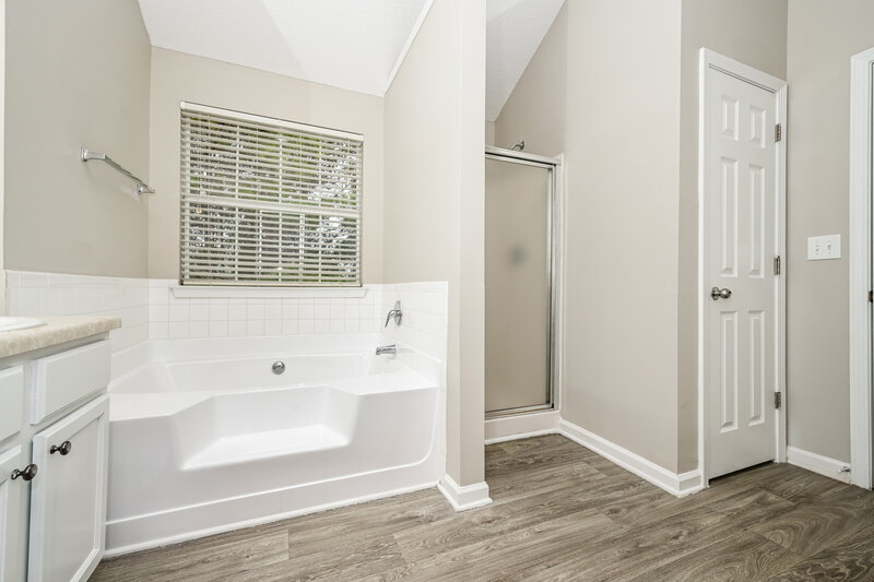 1,795/Mo, 675 Barshay Dr Covington, GA 30016 Main Bathroom View