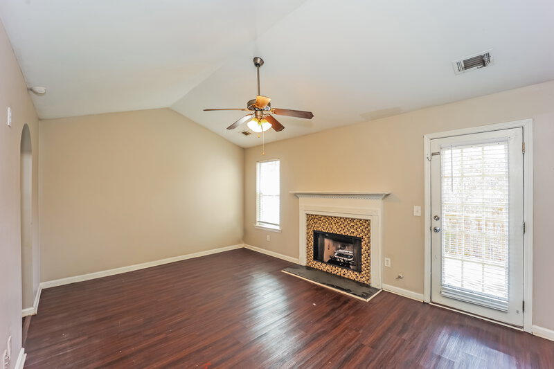 2,000/Mo, 903 Summit Park Trl McDonough, GA 30253 Living Room View