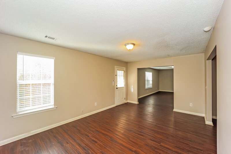 2,000/Mo, 903 Summit Park Trl McDonough, GA 30253 Living Room View 3