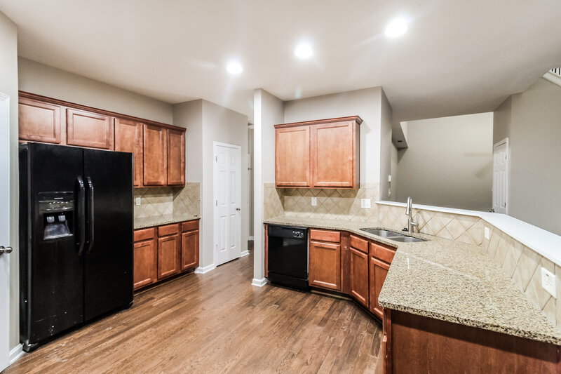 2,350/Mo, 1065 Westmoreland Ln Lawrenceville, GA 30043 Kitchen View