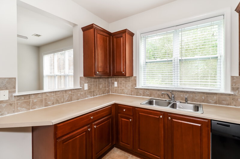 2,130/Mo, 375 Grayson Way Alpharetta, GA 30004 Kitchen View 2