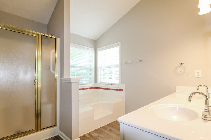 2,285/Mo, 280 Avalon Forest Dr Lawrenceville, GA 30044 Master Bathroom View 2