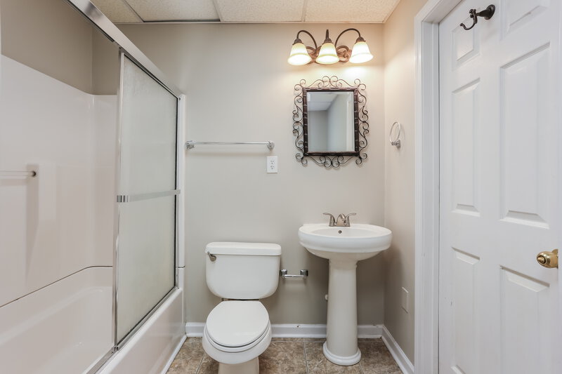 3,400/Mo, 3042 Lexington Ave Woodstock, GA 30189 Bathroom View