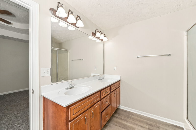 2,260/Mo, 670 Chapel Hill Dr Lawrenceville, GA 30045 Primary Bathroom View