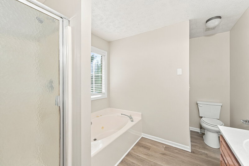 2,260/Mo, 670 Chapel Hill Dr Lawrenceville, GA 30045 Primary Bathroom View 2