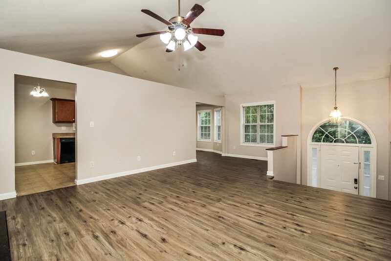2,390/Mo, 28 Fernwick Ct Dallas, GA 30157 Living Room View 2