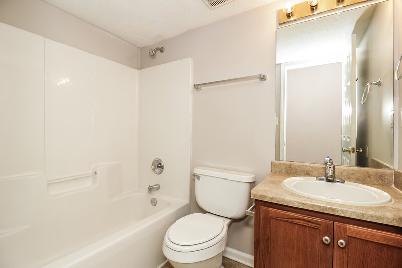 2,390/Mo, 28 Fernwick Ct Dallas, GA 30157 Bathroom View 2