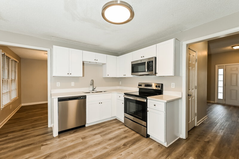 2,055/Mo, 4834 Diggers Way Sugar Hill, GA 30518 Kitchen View 2