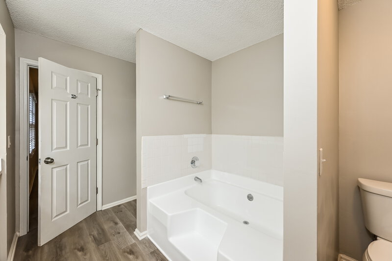 2,055/Mo, 4834 Diggers Way Sugar Hill, GA 30518 Main Bathroom View 2