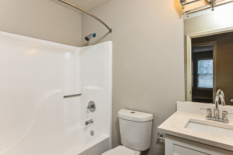 2,055/Mo, 4834 Diggers Way Sugar Hill, GA 30518 Bathroom View