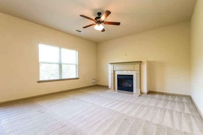 2,090/Mo, 600 Ballyshannon Dr Dacula, GA 30019 Living Room View 2