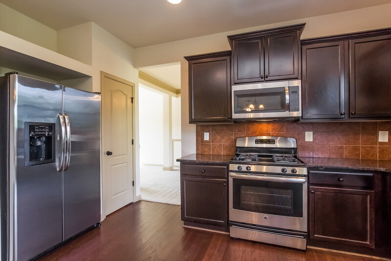 2,090/Mo, 600 Ballyshannon Dr Dacula, GA 30019 Kitchen View