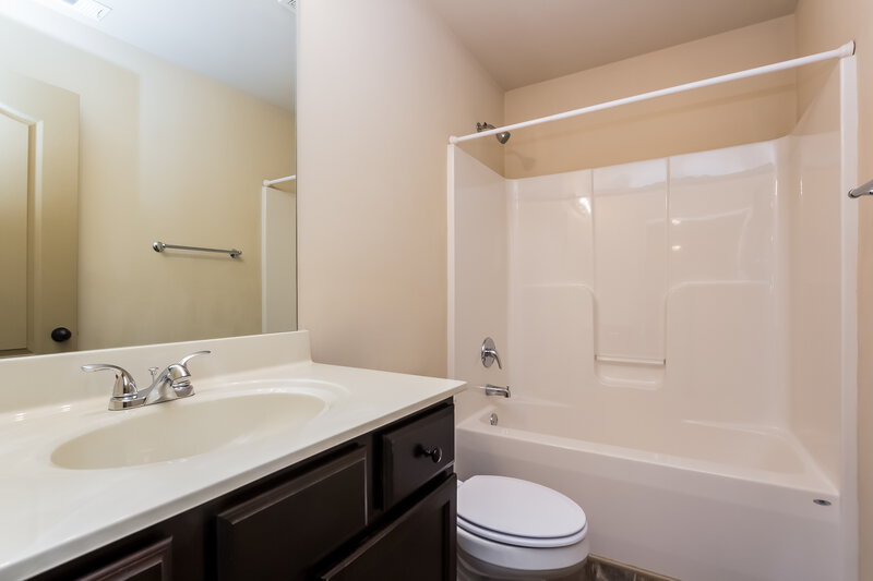 2,090/Mo, 600 Ballyshannon Dr Dacula, GA 30019 Bathroom View