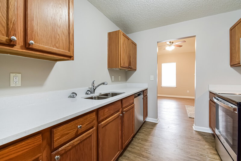 1,695/Mo, 1711 Park Cir Griffin, GA 30224 Kitchen View