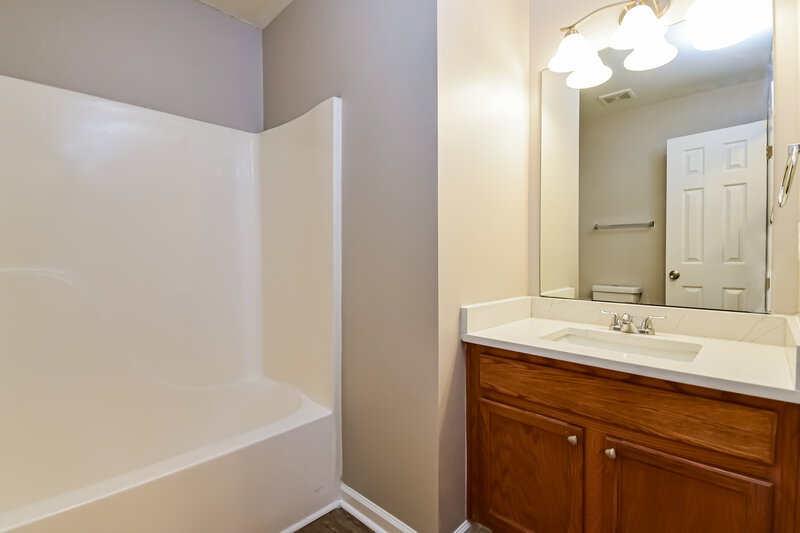 1,695/Mo, 1711 Park Cir Griffin, GA 30224 Bathroom View