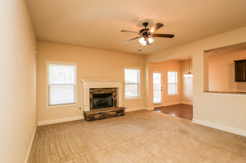 2,320/Mo, 310 Roland Manor Dr Dacula, GA 30019 Living Room View