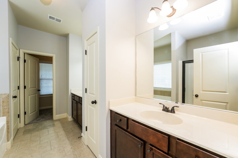 2,240/Mo, 270 Roland Manor Dr Dacula, GA 30019 Main Bathroom View