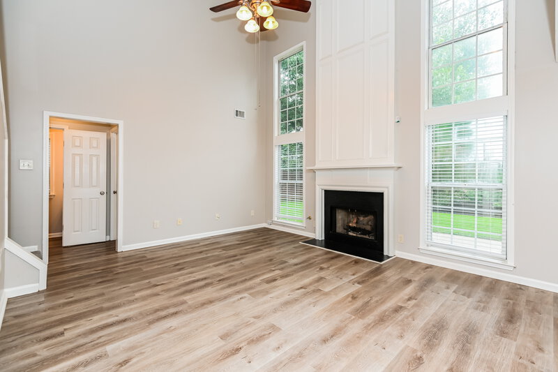 2,100/Mo, 205 Ashland Dr Woodstock, GA 30189 Living Room View