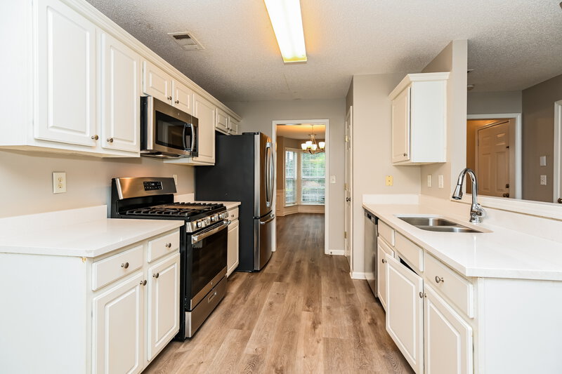 2,100/Mo, 205 Ashland Dr Woodstock, GA 30189 Kitchen View