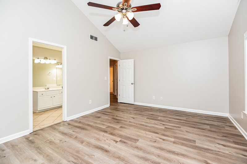 2,100/Mo, 205 Ashland Dr Woodstock, GA 30189 Main Bedroom View