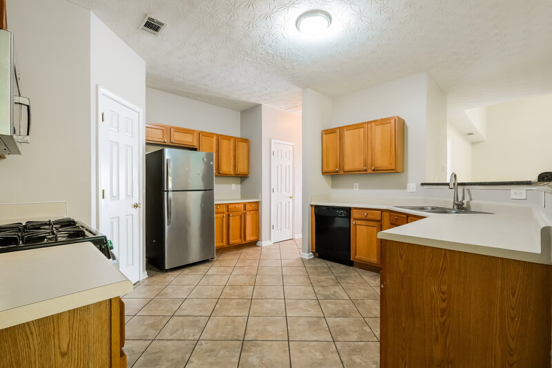 2,390/Mo, 6739 Island Pointe Dr Buford, GA 30518 Kitchen View 2