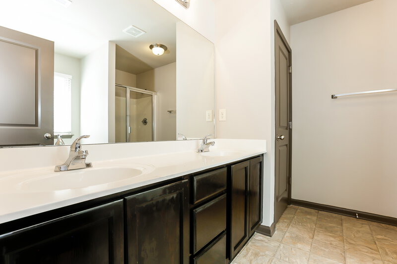 2,370/Mo, 631 Sweet Ashley Way Loganville, GA 30052 Main Bathroom View