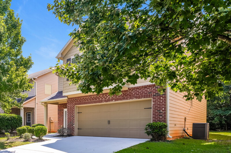 0/Mo, 651 Sweet Ashley Way Loganville, GA 30052 Front View