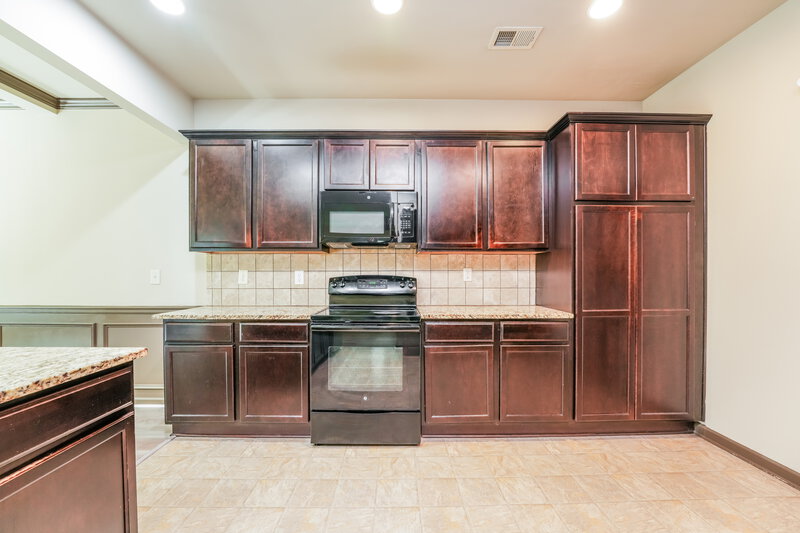 0/Mo, 651 Sweet Ashley Way Loganville, GA 30052 Kitchen View 2