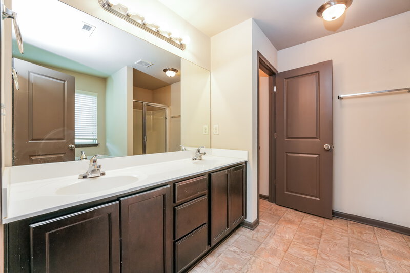 0/Mo, 651 Sweet Ashley Way Loganville, GA 30052 Main Bathroom View