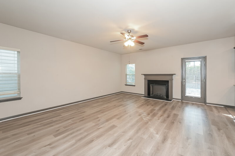 2,215/Mo, 641 Sweet Ashley Way Loganville, GA 30052 Living Room View