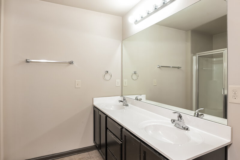 2,215/Mo, 641 Sweet Ashley Way Loganville, GA 30052 Main Bathroom View