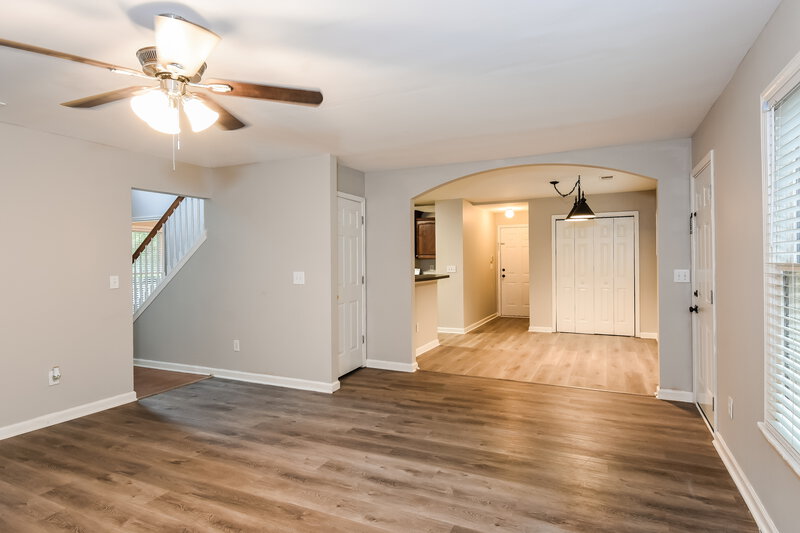 2,150/Mo, 38 Wesley Dr Acworth, GA 30101 Living Room View 3