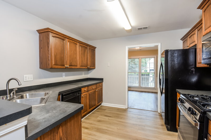 2,150/Mo, 38 Wesley Dr Acworth, GA 30101 Kitchen View