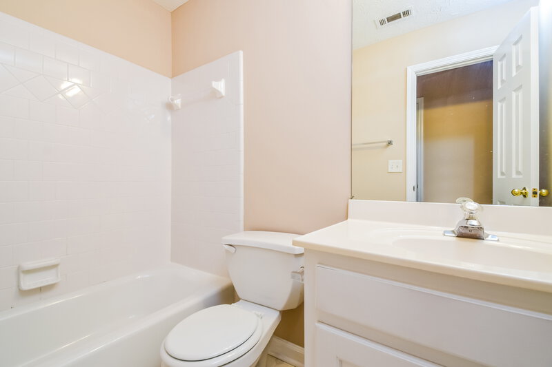 3,050/Mo, 1026 Masters Ln Snellville, GA 30078 Bathroom View