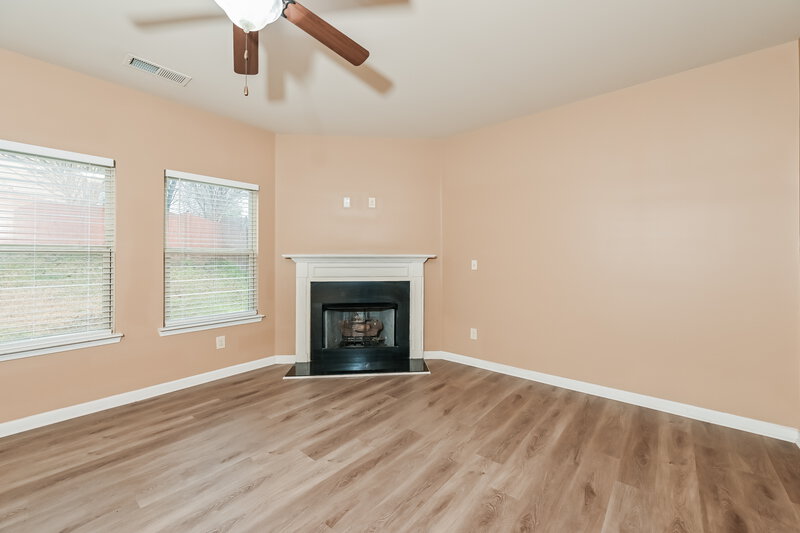 2,000/Mo, 2325 Morgan Farm Dr Buford, GA 30519 Living Room View