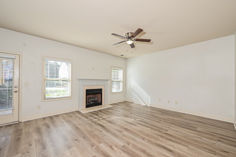 2,135/Mo, 1405 Kilchis Falls Way Braselton, GA 30517 Living Room View